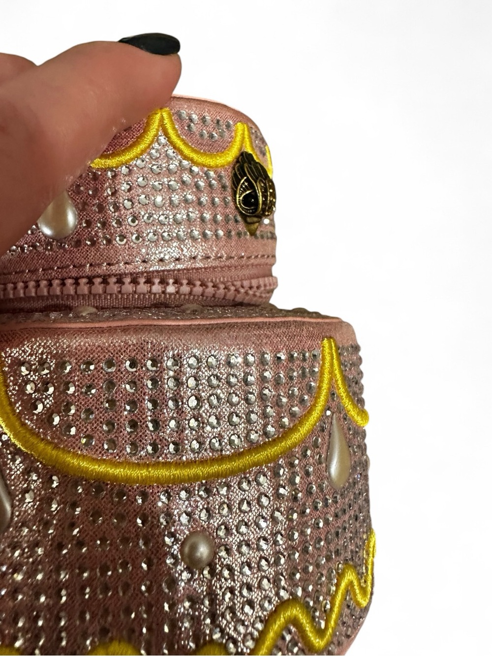 ✨💎VIRAL💎✨ NWT KURT GEIGER Pave Crystal Pink Cake-Shape Micro Bag Charm w/Dusty - Picture 5 of 6